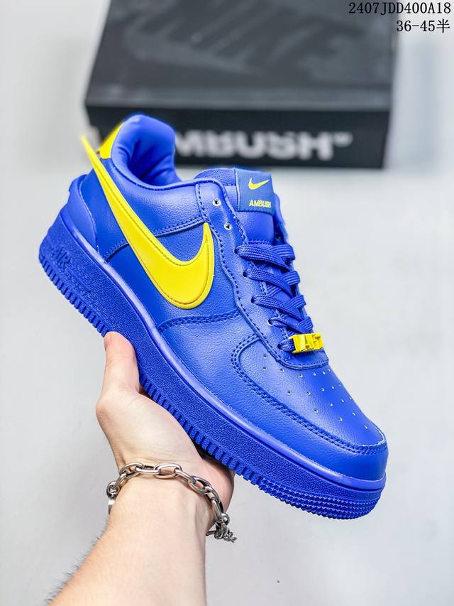 重磅联名来了，再度携手韩裔美籍设计师yoon Ahn主理时尚品牌ambush X Nike Air Force 1 Low Sp Phantom 空军一号宽底版