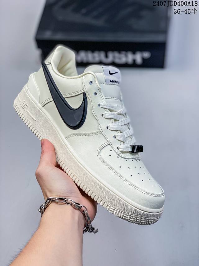 重磅联名来了，再度携手韩裔美籍设计师yoon Ahn主理时尚品牌ambush X Nike Air Force 1 Low Sp Phantom 空军一号宽底版