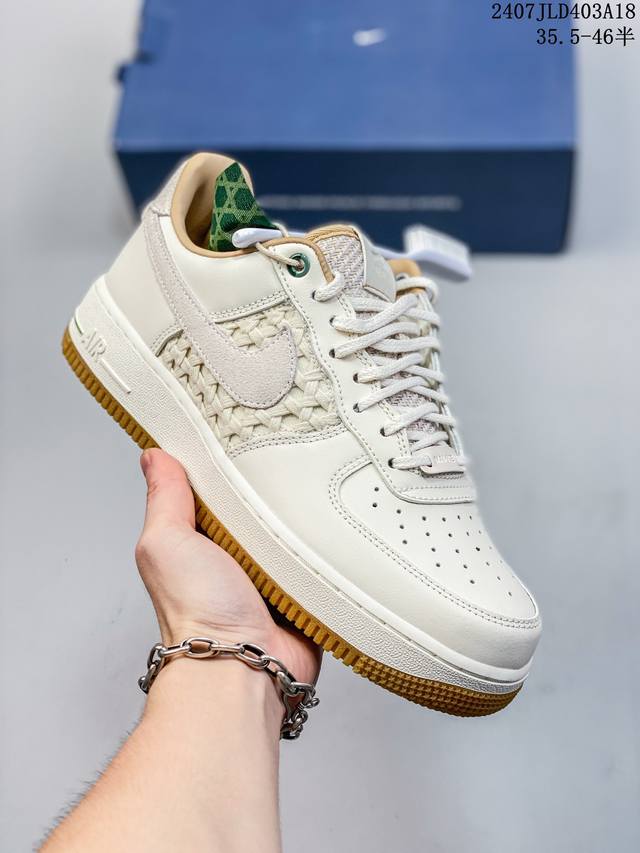 公司级带半码 耐克nike Air Force 1 Low 空军一号 Af1 低帮百搭厚底增高休闲运动板鞋。柔软、弹性十足的缓震性能和出色的中底设计，横跨复古与