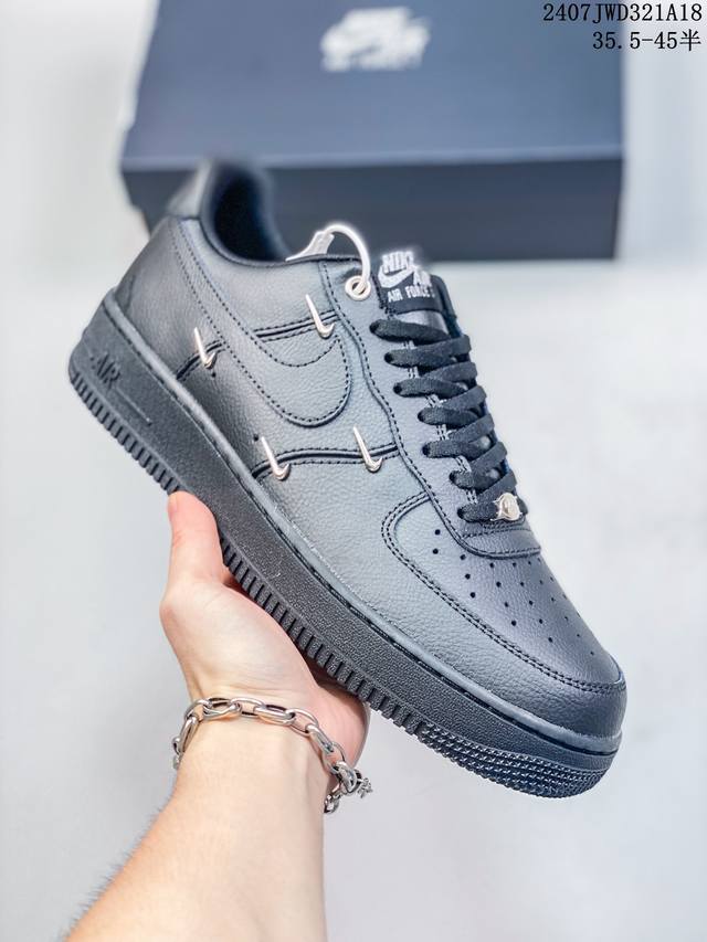 公司级带半码 耐克nike Air Force 1 Low 空军一号 Af1 低帮百搭厚底增高休闲运动板鞋。柔软、弹性十足的缓震性能和出色的中底设计，横跨复古与