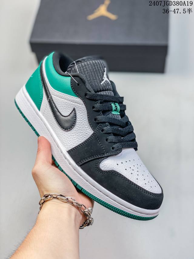 公司级nike Air Jordan 1 Low Aj1乔1低帮休闲板鞋 同步官方配色 市场唯一独家头层皮打造 原鞋原档案开发 原厂皮料 原档冲孔鞋头 正确满胶