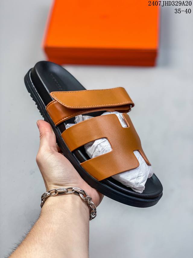 Hermes Footwear Woman 爱马仕 礼装 拖鞋 黑白等多色万年经典爱马士 女神标配 度假 居家 必备 东莞原厂真皮大底平底拖鞋！度假搭配神器！最