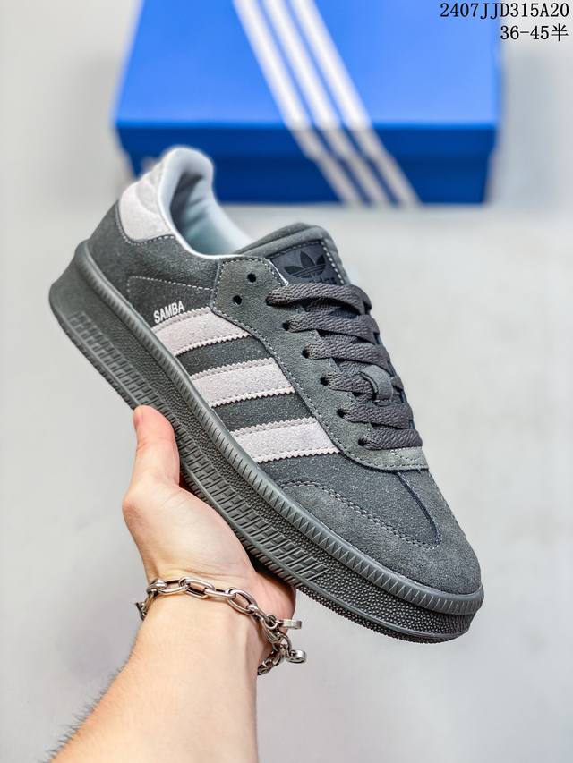 Adidas Originals Samba Vegan 桑巴舞系列复古经典轻便板鞋 此款以简约大方的造型设计 给人以随性休闲的时尚格调 穿着舒适轻便，运动灵活