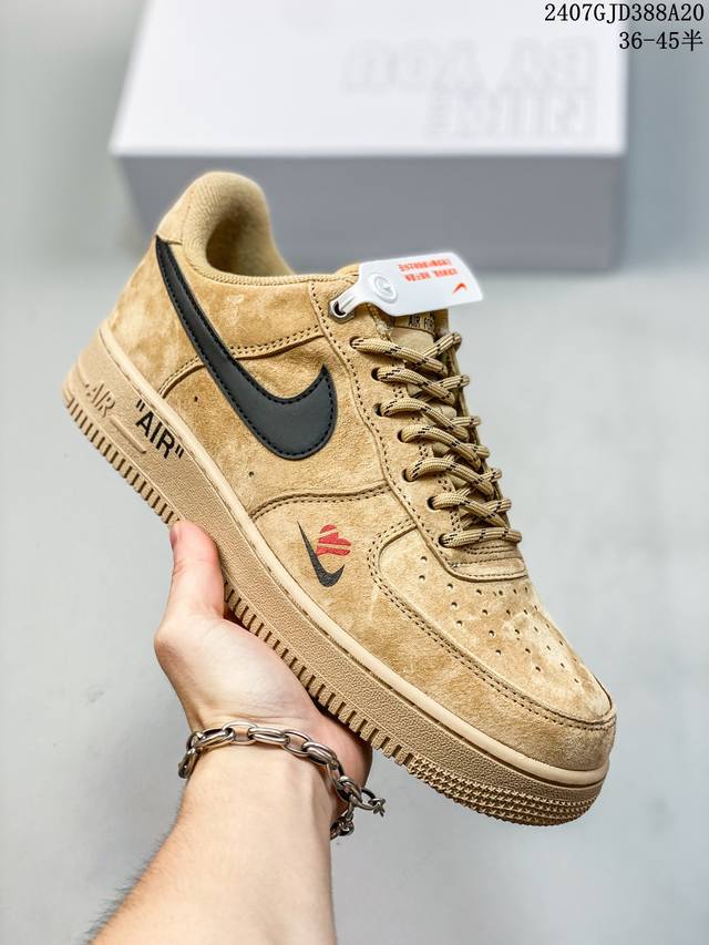 公司级带半码 耐克nike Air Force 1 Low 空军一号 Af1 低帮百搭厚底增高休闲运动板鞋。柔软、弹性十足的缓震性能和出色的中底设计，横跨复古与