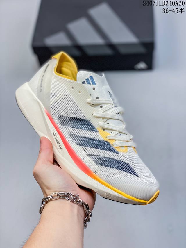 公司级阿迪达斯adidas Adizero Takumi Sen 10 M耐磨减震专业跑步鞋 男款 北京马拉松40周年限定。冲向目标，一路向前，不断挑战和突破自