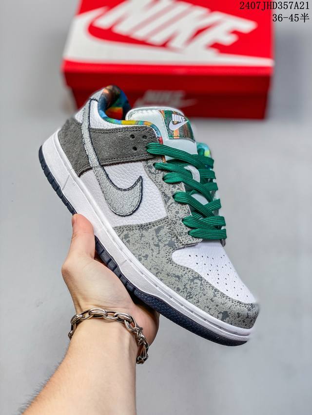 公司带半码 耐克nike Sb Dunk Low 扣篮系列复古低帮休闲运动滑板板鞋。采用脚感柔软舒适zoomair气垫，有效吸收滑板等极限运动在落地时带来的冲击