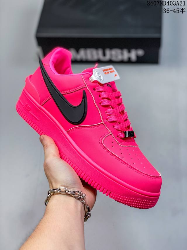 公司级带半码 耐克nike Air Force 1 Low 空军一号 Af1 低帮百搭厚底增高休闲运动板鞋。柔软、弹性十足的缓震性能和出色的中底设计，横跨复古与