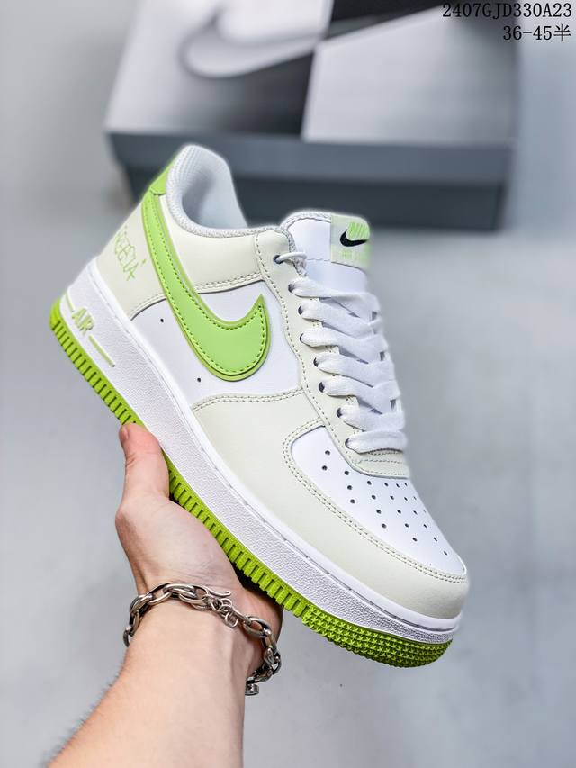 公司级带半码 耐克nike Air Force 1 Low 空军一号 Af1 低帮百搭厚底增高休闲运动板鞋。柔软、弹性十足的缓震性能和出色的中底设计，横跨复古与