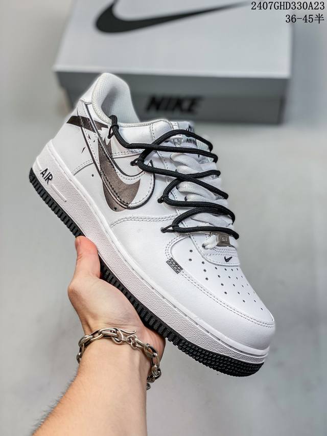 公司级带半码 耐克nike Air Force 1 Low 空军一号 Af1 低帮百搭厚底增高休闲运动板鞋。柔软、弹性十足的缓震性能和出色的中底设计，横跨复古与