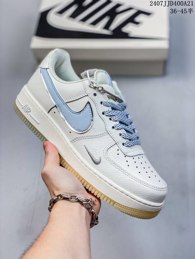 公司级带半码 耐克nike Air Force 1 Low 空军一号 Af1 低帮百搭厚底增高休闲运动板鞋。柔软、弹性十足的缓震性能和出色的中底设计，横跨复古与