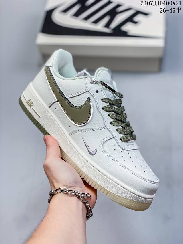 公司级带半码 耐克nike Air Force 1 Low 空军一号 Af1 低帮百搭厚底增高休闲运动板鞋。柔软、弹性十足的缓震性能和出色的中底设计，横跨复古与