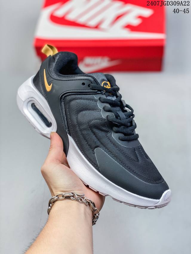 Nike 耐克 Nike 耐克 Air Max Correlate 男子跑鞋 选用网眼鞋面，脚感舒适透气。鞋舌、鞋侧及后跟处饰有品牌标识，简约大气又时尚。采用经