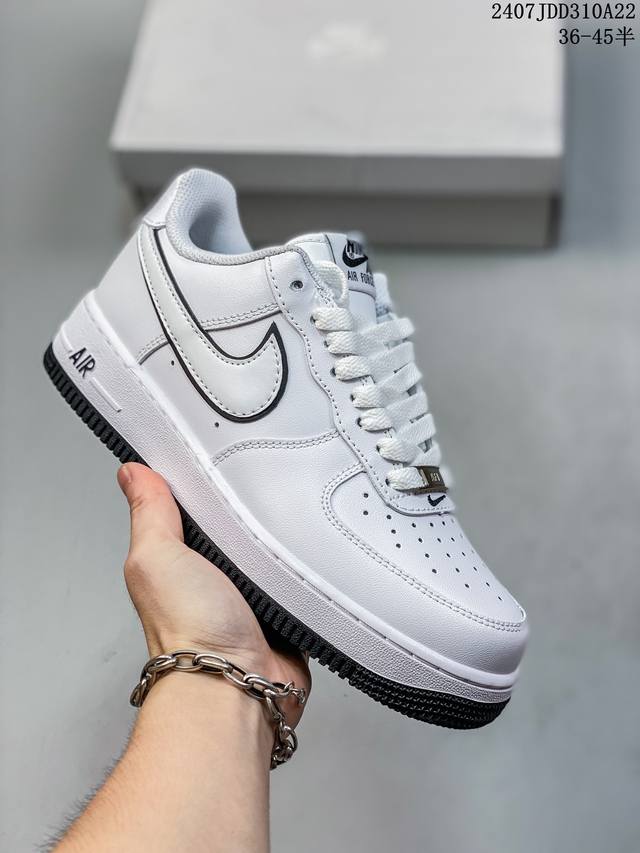 公司级带半码 耐克nike Air Force 1 Low 空军一号 Af1 低帮百搭厚底增高休闲运动板鞋。柔软、弹性十足的缓震性能和出色的中底设计，横跨复古与