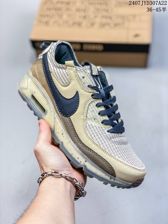 公司级耐克 Nike Air Max 90 Terrascape “Fuel Orange”减震防滑 百搭单品nike Air Max 90 运动鞋。就是这样一