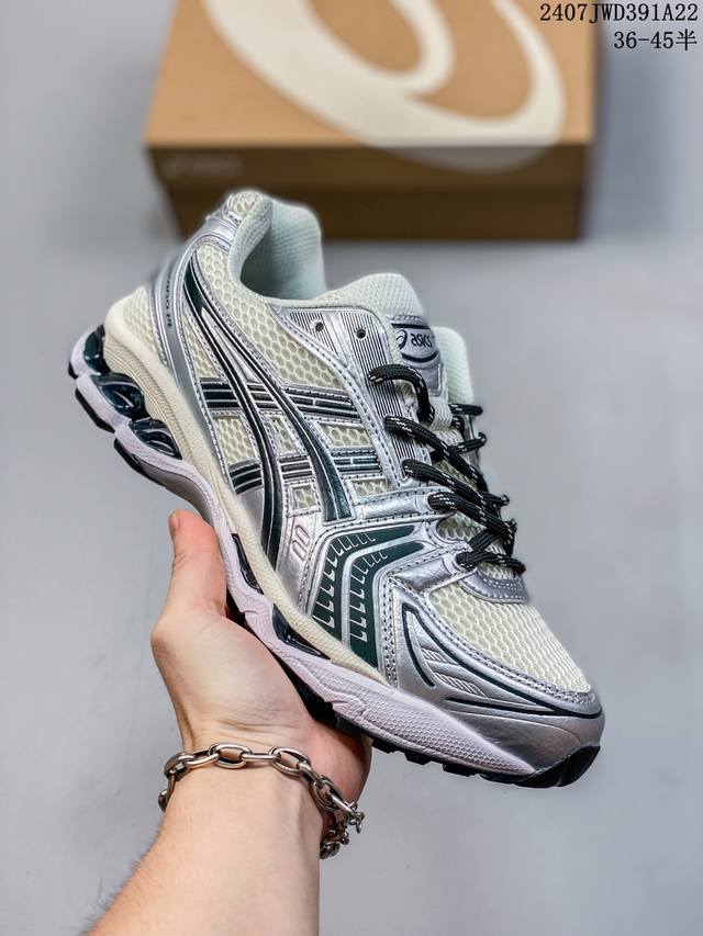 Asics Gel-Kayano 14 亚瑟士经典跑鞋 如今机能风和户外风吹得正劲，便是主打“Urban Outdoor机能越野风格”，城市和户外场景都能轻松应