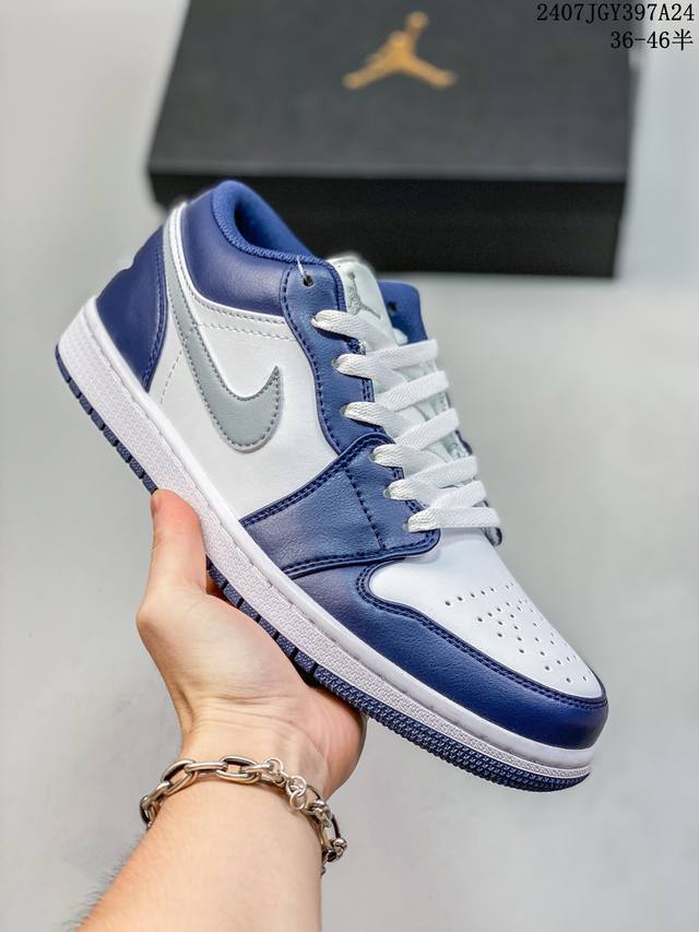 Air Jordan 1 Low Wmns ”Jade Smoke“ 低帮 Aj1 乔丹1代 Aj1 乔1 低邦 黑绿 男女同款 乔丹篮球鞋系列 整体以黑色、灰