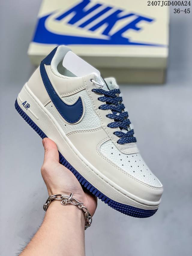 真标带半码 耐克nike Air Force 1 Low 空军一号 Af1 低帮百搭厚底增高休闲运动板鞋。柔软、弹性十足的缓震性能和出色的中底设计，横跨复古与现