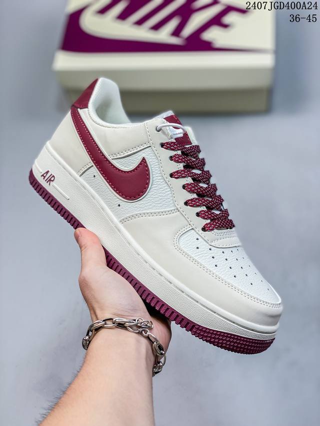 真标带半码 耐克nike Air Force 1 Low 空军一号 Af1 低帮百搭厚底增高休闲运动板鞋。柔软、弹性十足的缓震性能和出色的中底设计，横跨复古与现