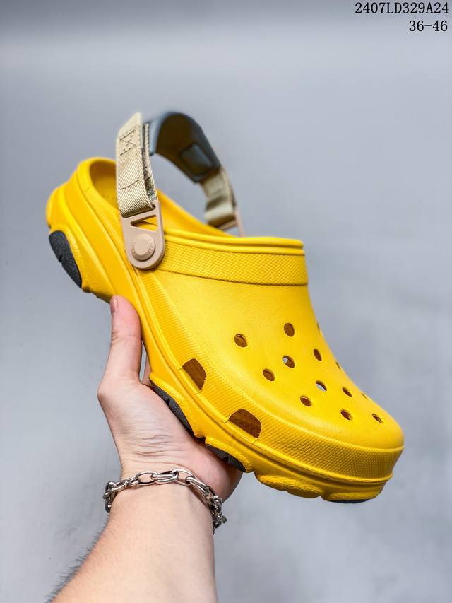 Crocs 卡骆驰洞洞鞋 泡芙偏大一码 其他款式正常 报货按m3 4 5 6 7 8 9 10 11报货效率比较快 不按照这个报货 默认不配 谢谢 注意请让客户