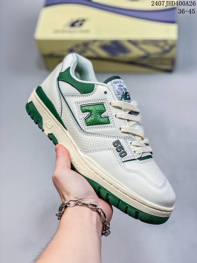 New Balance Bb550 复古跑鞋 系列复古休闲运动慢跑鞋new Balance 550系列，以更纯粹的复古风格设计打造的全新造型。侧身还以解构设计，