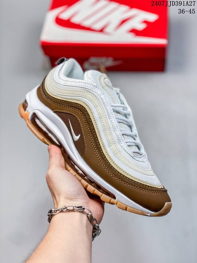 Nike Air Max 97 Fen耐克97子弹头气垫 小潘气垫 、细节、走线、简约搭配，巧妙的运用了 Air Max 97 的鞋面条纹设计。全掌大容量 Ni