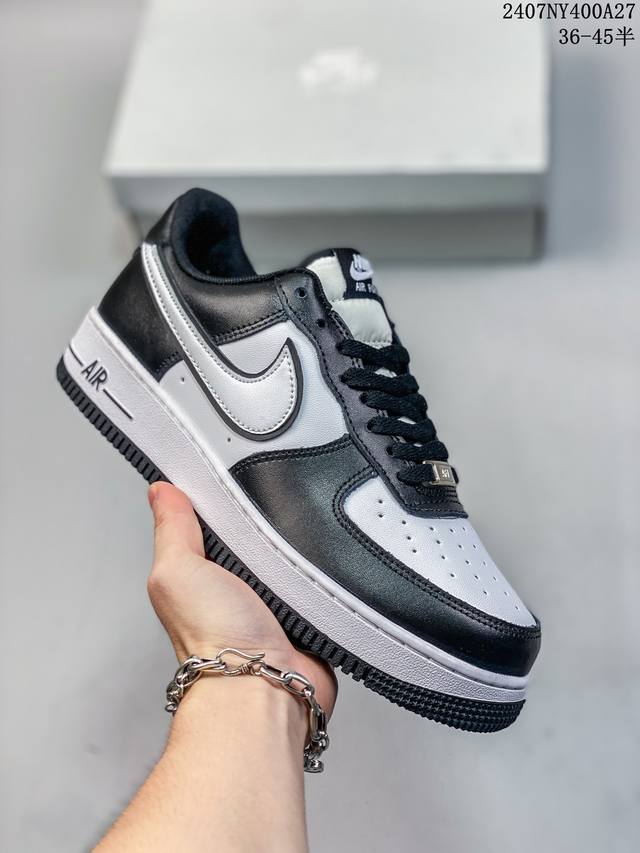 真标带半码 耐克nike Air Force 1 Low 空军一号 Af1 低帮百搭厚底增高休闲运动板鞋。柔软、弹性十足的缓震性能和出色的中底设计，横跨复古与现