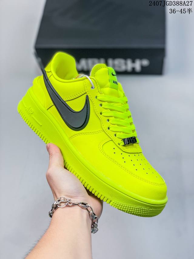 公司级带半码 耐克nike Air Force 1 Low 空军一号 Af1 低帮百搭厚底增高休闲运动板鞋。柔软、弹性十足的缓震性能和出色的中底设计，横跨复古与