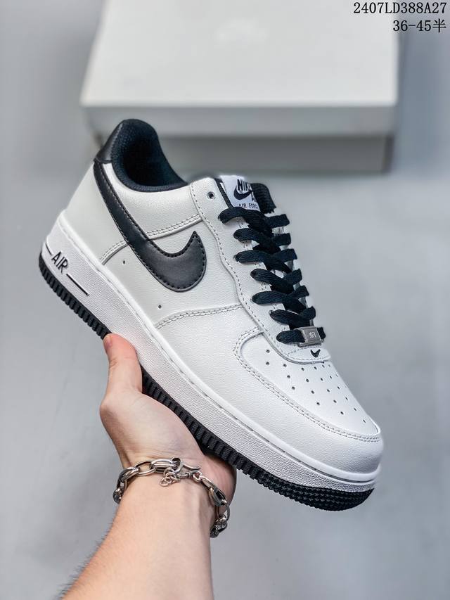 福利特价带半码 耐克nike Air Force 1 Low 空军一号 Af1 低帮百搭厚底增高休闲运动板鞋。柔软、弹性十足的缓震性能和出色的中底设计，横跨复古