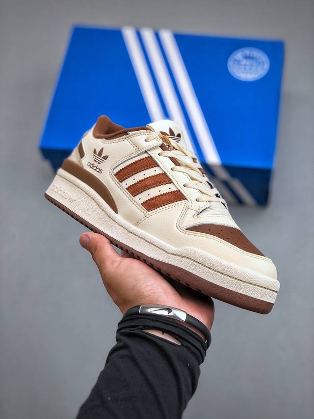 Adidas Originals Forum 全新配色 Forum Low入诞生于1984年的经典复古篮球鞋adidas Originals Forum在今年重