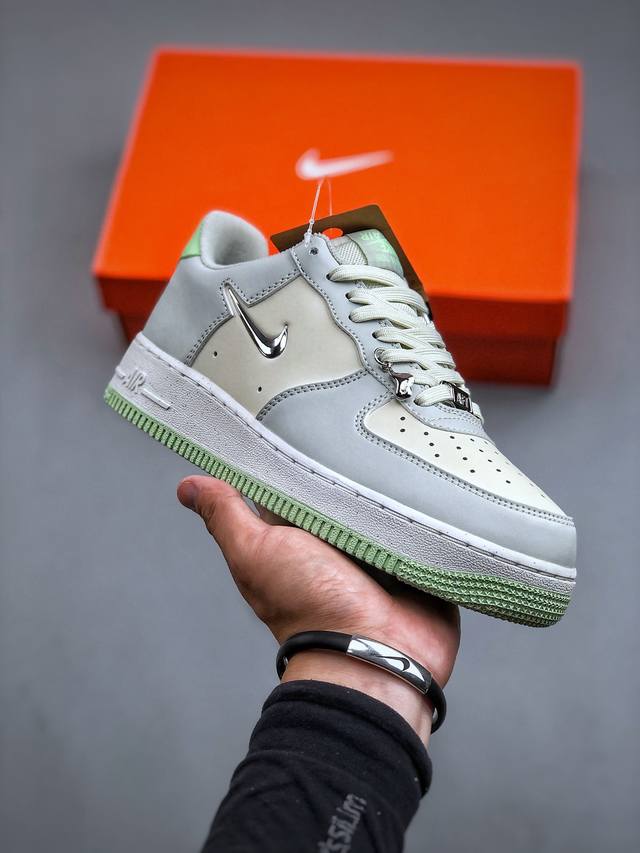 Nike Air Force 1 Low '配色低帮空军一号休闲板鞋 定制皮料 原楦原纸板 纯正空军版型 高清洁度 内置全掌气垫 货号fn8540 001尺码3