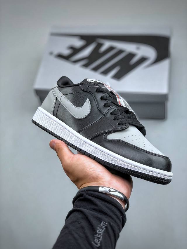 Air Jordan 1 Low 85 Og Metallic Blue Aj1 乔丹1代 Aj1 乔1 低邦乔丹篮球鞋系列 鞋款整体白蓝配色方案，鞋身采用白色