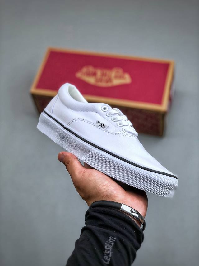 Vans Authentic 经典纯白 原厂硫化工艺 完美清洁度做工 尺码：35 36 36.5 37 38 38.5 39 40 40.5 41 42 42