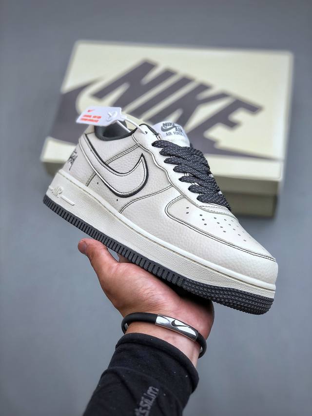 Nike Air Force 1 Low 夜魔侠原楦头原纸板 打造纯正空军版型专注外贸渠道 全掌内置蜂窝气垫 原盒配件 原厂中底钢印、拉帮完美 官方货号：Un1