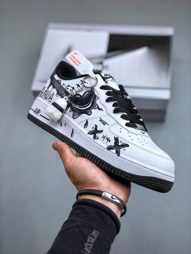 Nike Air Force 1 Low 07二次元黑白手绘“涂鸦熊猫” 原楦头原纸板 打造纯正低帮空军版型专注外贸渠道 全掌内置蜂窝气垫 原盒配件 原厂中底钢