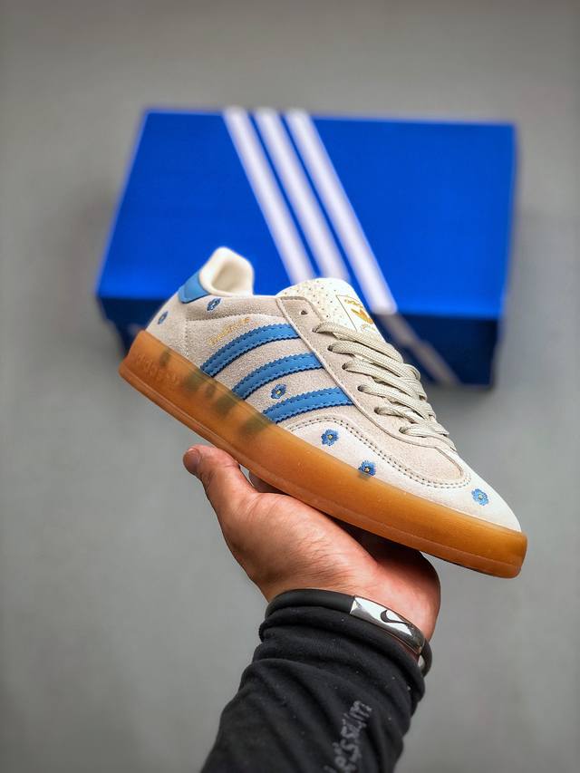 Adidas Original Gazelle Indoor W白蓝小碎花 复古休闲运动德训风板鞋 货号：If4491 尺码：35-45 半