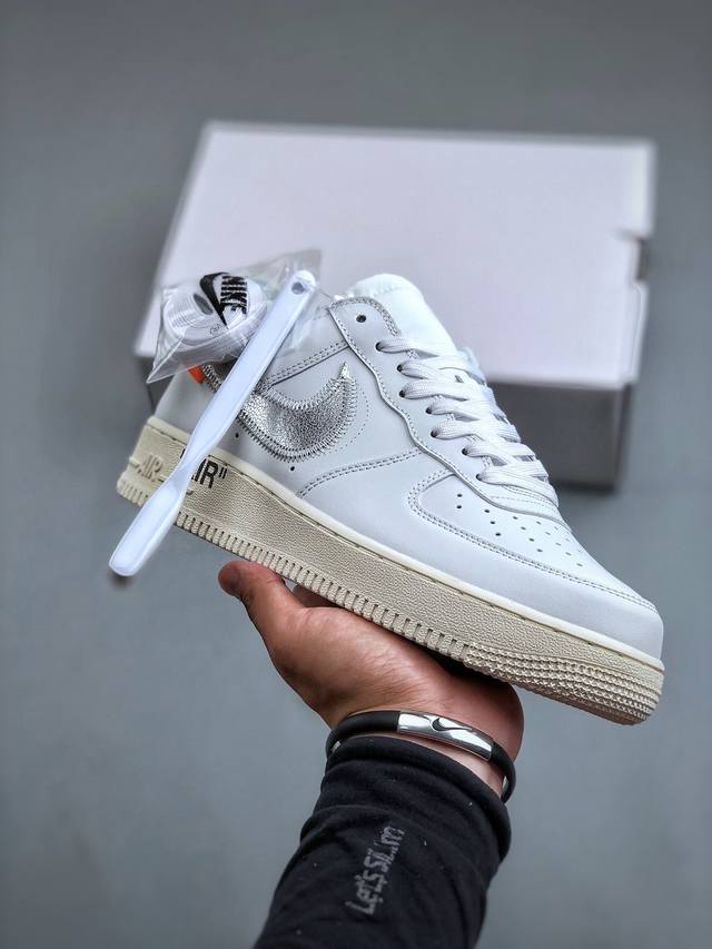 内置芯片，可扫码版，支持手机nfc识别！ 纯原级别 Nike Air Force 1 Low ‘07 联名款 原厂冲刀皮料切割干净 无任何毛边 清洁度细节完美