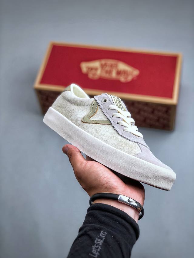 Vans Epoch Sport Style 37 高阶支线 Ｖ字头 全麂皮经典复古低帮滑板鞋 该支线继承了vault Og与安纳海姆复古的气质。鞋身以高档麂皮