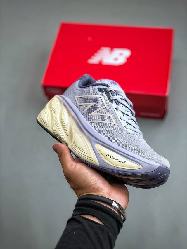 New Balance Nb Fresh Foam 轻量跑鞋 Evoz V2舒适耐磨低帮跑步鞋 受到fresh Foam1080舒适骑行的启发 Evozv2男士