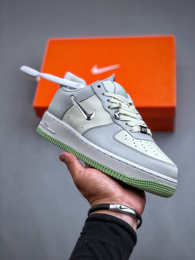 Nike Air Force 1 Low 原楦头原纸板 打造纯正低帮空军版型专注外贸渠道 全掌内置蜂窝气垫 原盒配件 原厂中底钢印、拉帮完美 官方货号:Fn85