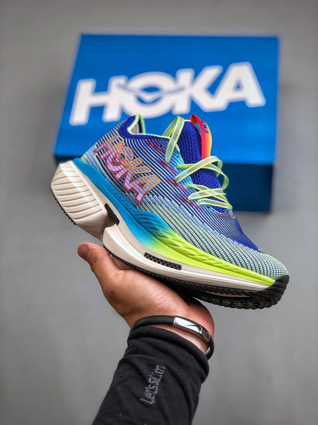 Hoka U Cielo X1 小红书推选！全新配色 这个品牌来自于新西兰的毛利语，Hoka表示大地，One One表示飞越，连起来就是飞越地平线，One On