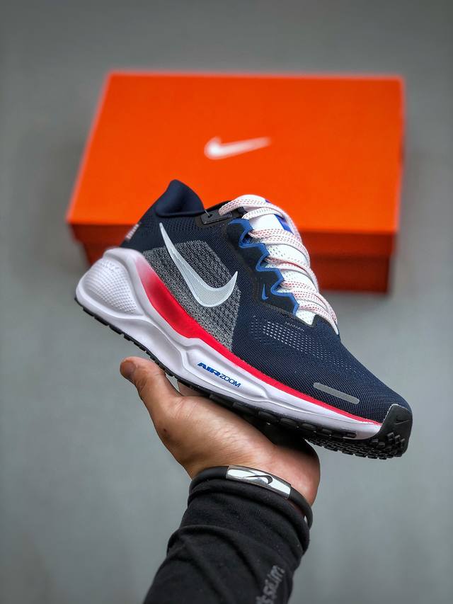 Nike Air Zoom Pegasus 41 登月跑鞋登月41代超轻网面跑步鞋 脚跟区域营造出色舒适度，而在鞋底部分，搭载全掌型zoom Air配置耐克网面