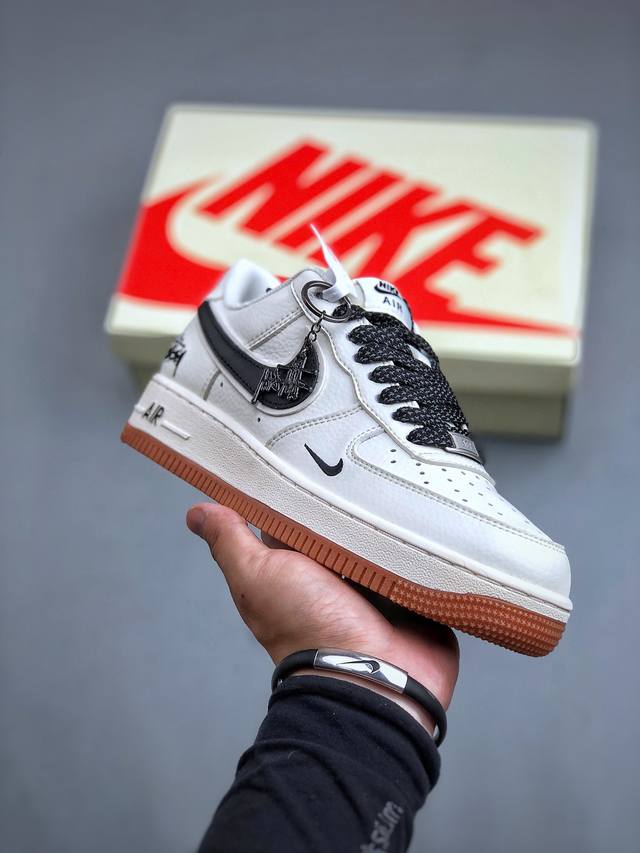 Nike Air Force 1 空军一号板鞋 官方货号：Xz5688-001 官方同步 原装级别 原楦头原纸板 打造纯正空军版型#专注外贸渠道 全掌内置蜂窝气