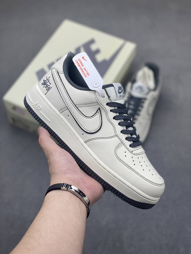 海外限量发售 公司级 Stussyx Nike Air Force 1 Low 斯图西联名 水泥灰反光空军一号低帮休闲板鞋 客供高亮3M反光 定制皮料 折边针车