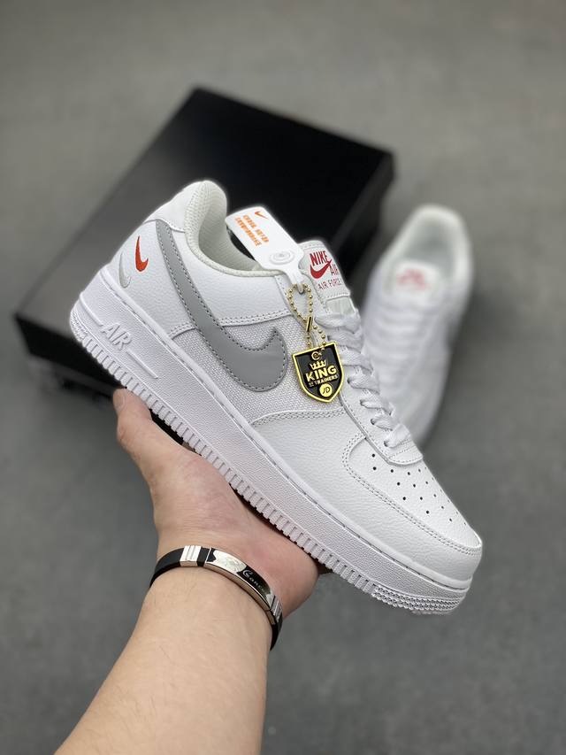 Nike Air Force 1 Low 原厂冲刀皮料切割干净无任何毛边清洁度细节完美 做工细节全方位比对 原楦原纸板打造纯正空军专注外贸渠道全掌内置蜂窝气垫原