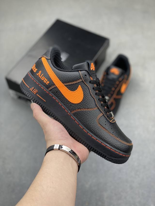 Nike Air Force 1 Low 原厂冲刀皮料切割干净无任何毛边清洁度细节完美 做工细节全方位比对 原楦原纸板打造纯正空军专注外贸渠道全掌内置蜂窝气垫原