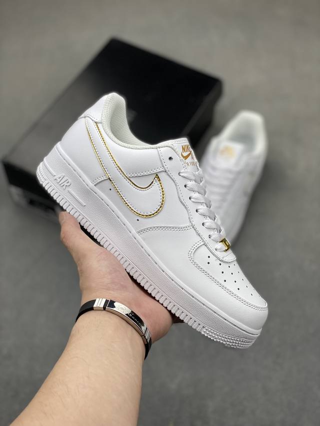 Nike Air Force 1 Low 原厂冲刀皮料切割干净无任何毛边清洁度细节完美 做工细节全方位比对 原楦原纸板打造纯正空军专注外贸渠道全掌内置蜂窝气垫原