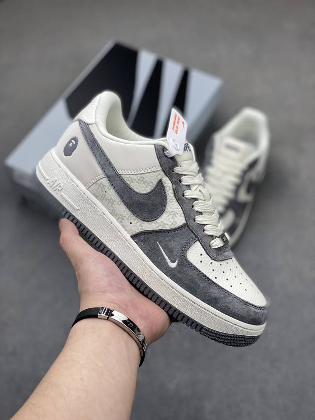 Nike Air Force 1 Low 原厂冲刀皮料切割干净无任何毛边清洁度细节完美 做工细节全方位比对 原楦原纸板打造纯正空军专注外贸渠道全掌内置蜂窝气垫原