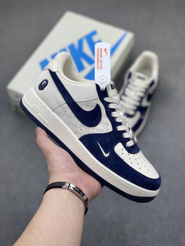 Nike Air Force 1 Low 原厂冲刀皮料切割干净无任何毛边清洁度细节完美 做工细节全方位比对 原楦原纸板打造纯正空军专注外贸渠道全掌内置蜂窝气垫原