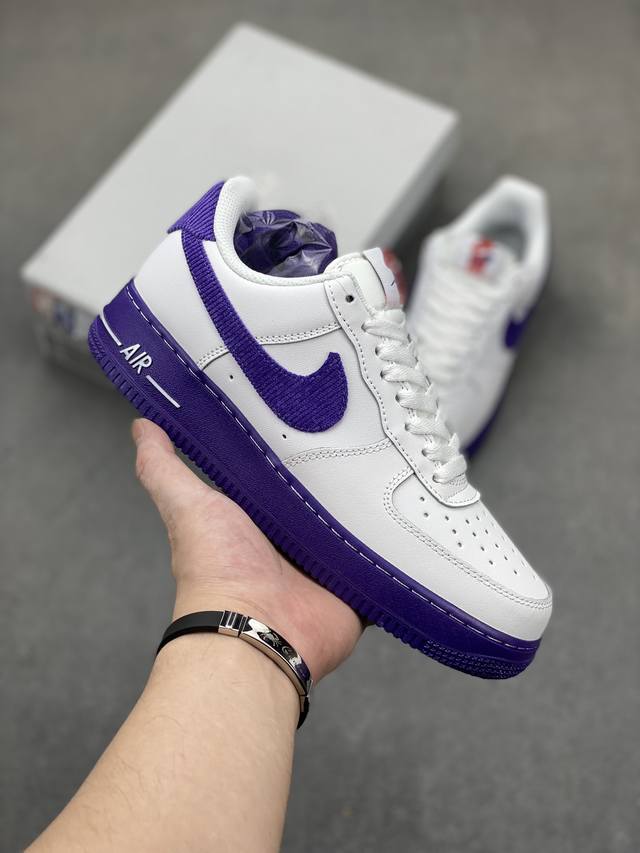 Nike Air Force 1 Low 原厂冲刀皮料切割干净无任何毛边清洁度细节完美 做工细节全方位比对 原楦原纸板打造纯正空军专注外贸渠道全掌内置蜂窝气垫原