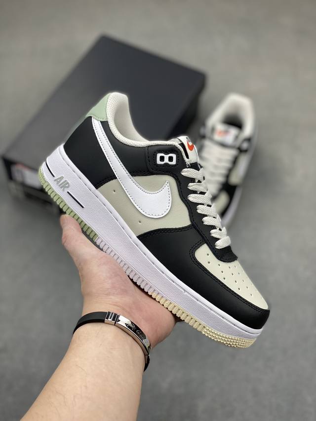 Nike Air Force 1 Low 原厂冲刀皮料切割干净无任何毛边清洁度细节完美 做工细节全方位比对 原楦原纸板打造纯正空军专注外贸渠道全掌内置蜂窝气垫原